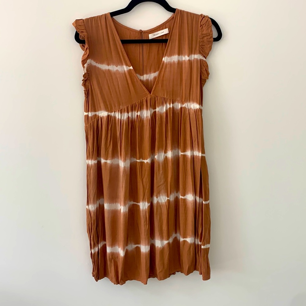 Small tie-dye mini dress w/pockets and built-in shorts